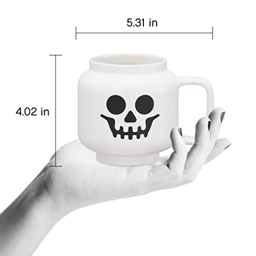 Taza LEGO esqueleto – Tu café con cara de Halloween diario