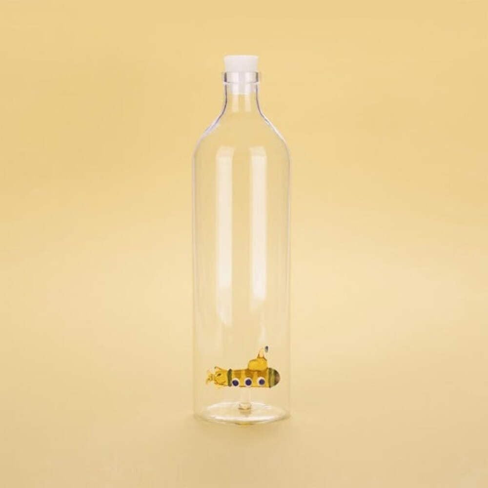 Botella con mini submarino – La misión: mantenerte hidratado