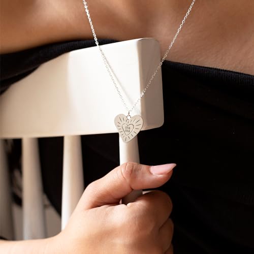 Collar mamá – Plata con corazón y mensaje grabado