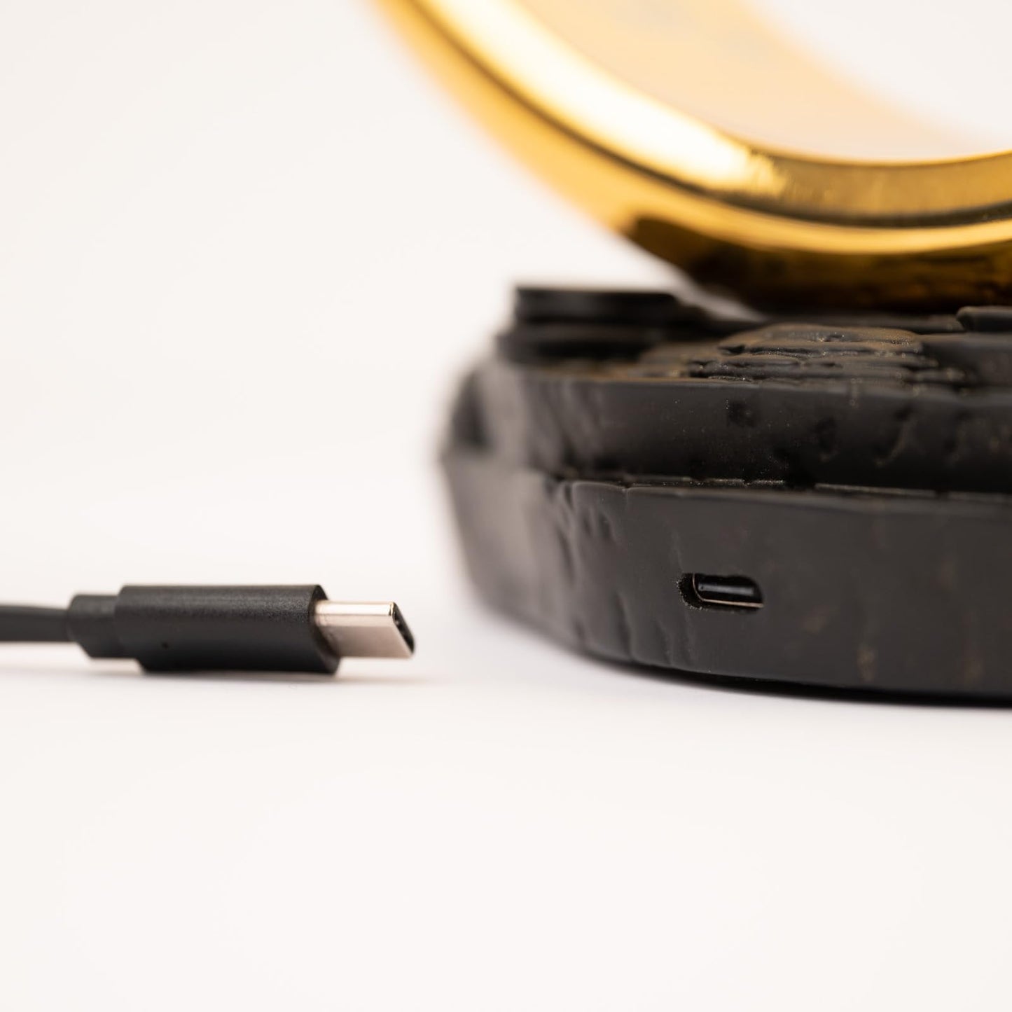 Lámpara LED Anillo Único – Un toque épico para tu rincón favorito