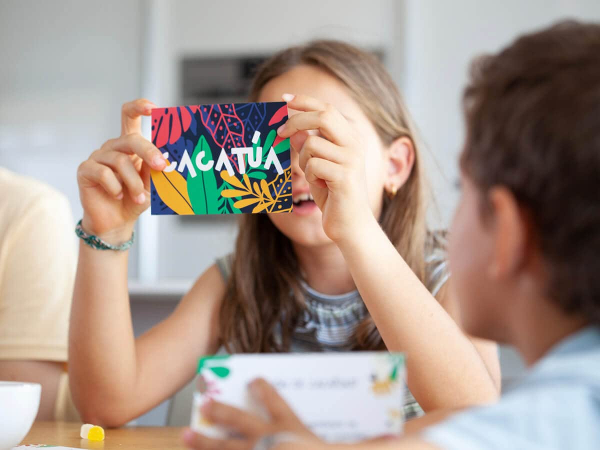 Cacatúa – El juego de preguntas originales para toda la familia