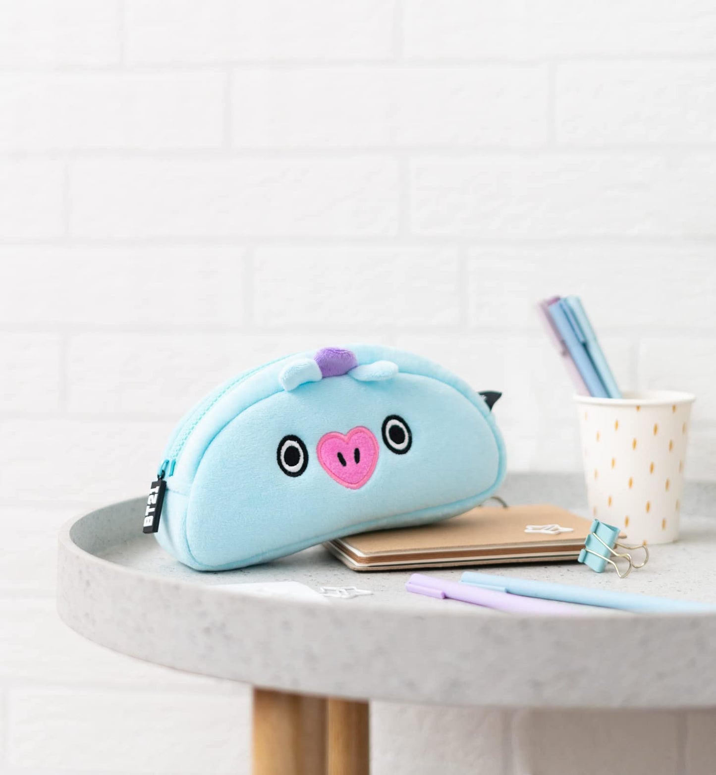 Estuche Mang BT21 – Rectangular, suave y adorable