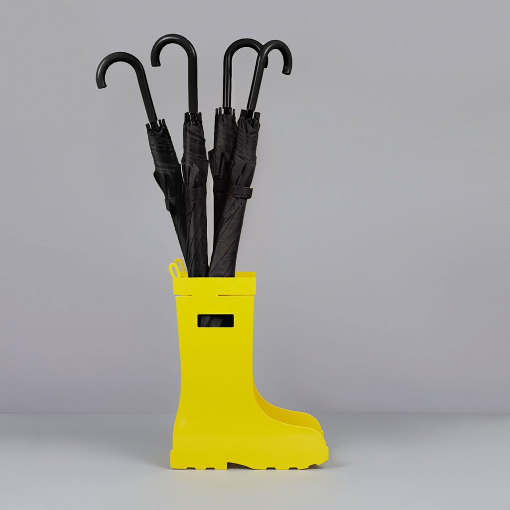 Paragüero amarillo en forma de botas – Decoración útil para días de lluvia