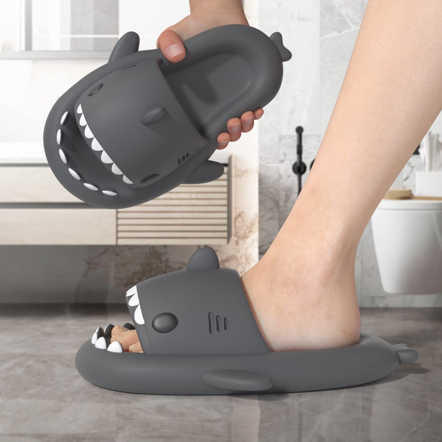 Pantuflas tiburón– Blanditas por fuera, feroces por dentro