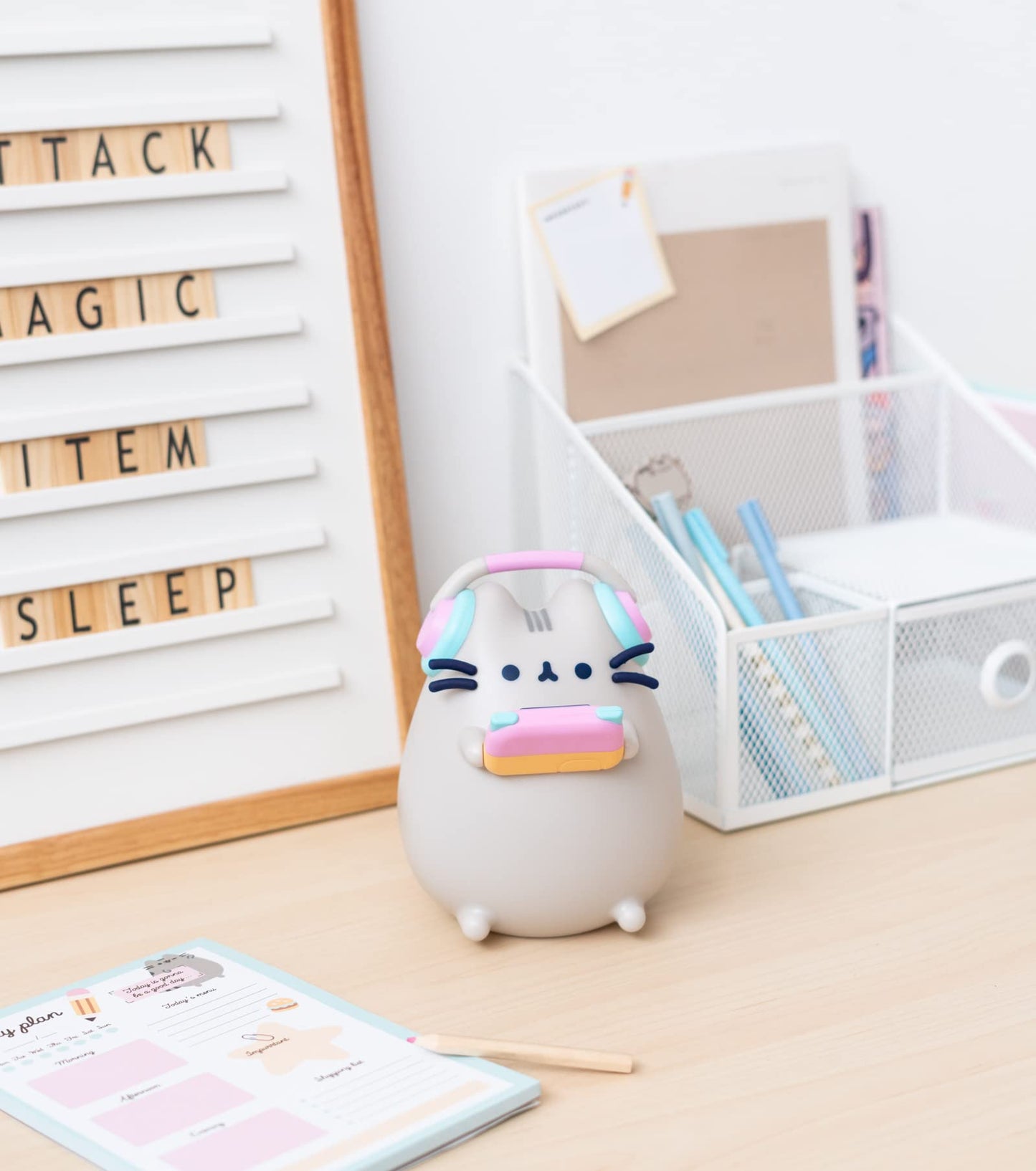 Lámpara Pusheen – Gato gamer iluminando tu escritorio
