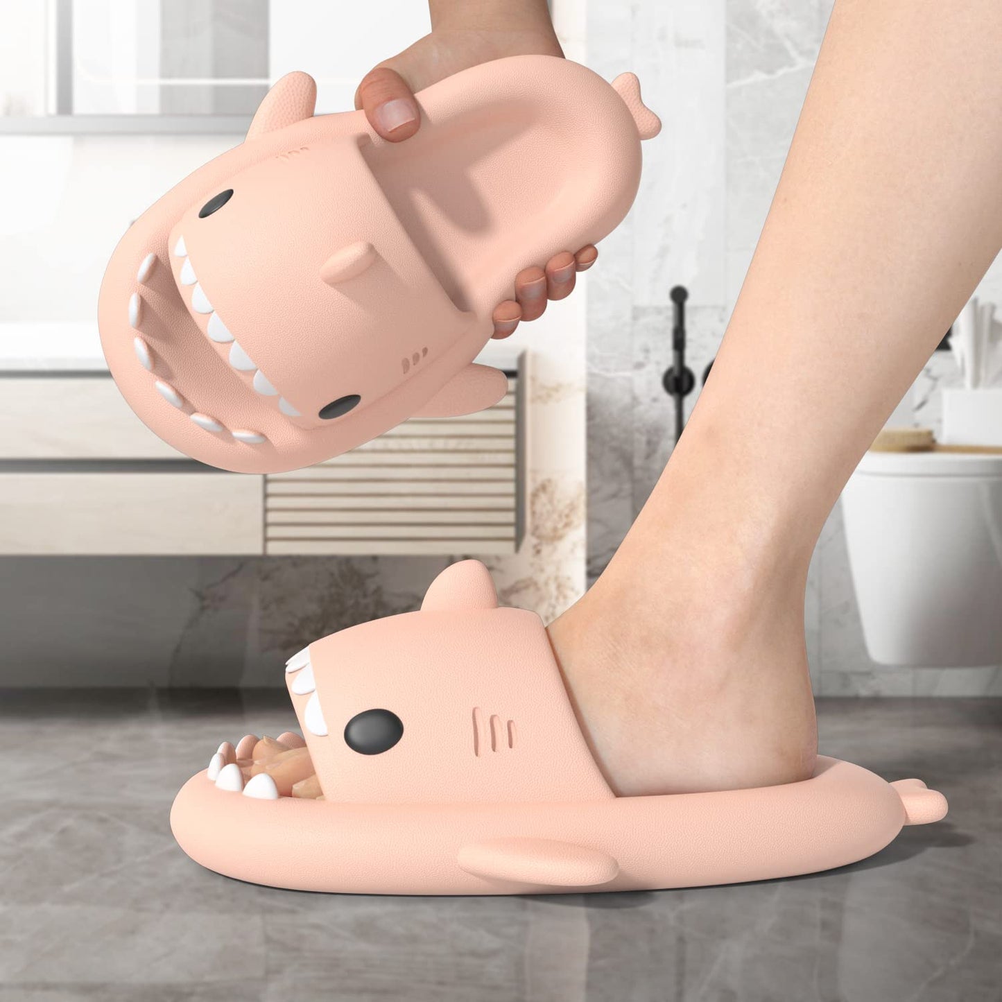 Pantuflas tiburón– Blanditas por fuera, feroces por dentro