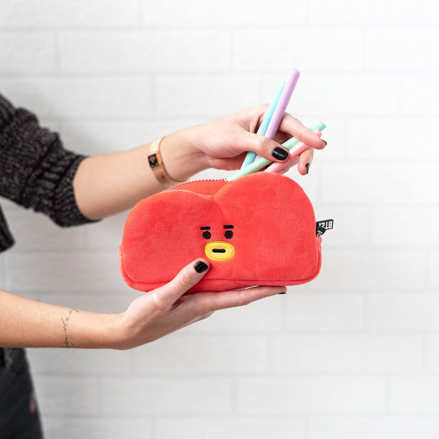 Estuche Tata BT21 – Amor y ternura en cada trazo