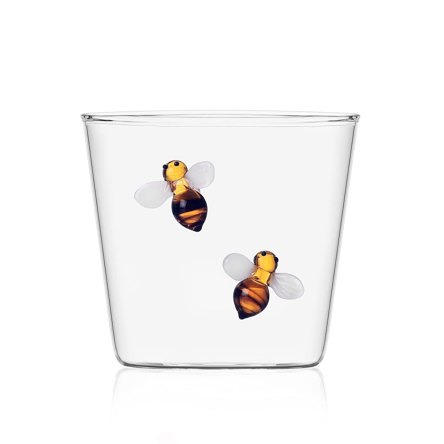 Vaso con abeja – Un zumbido dulce en tu mesa