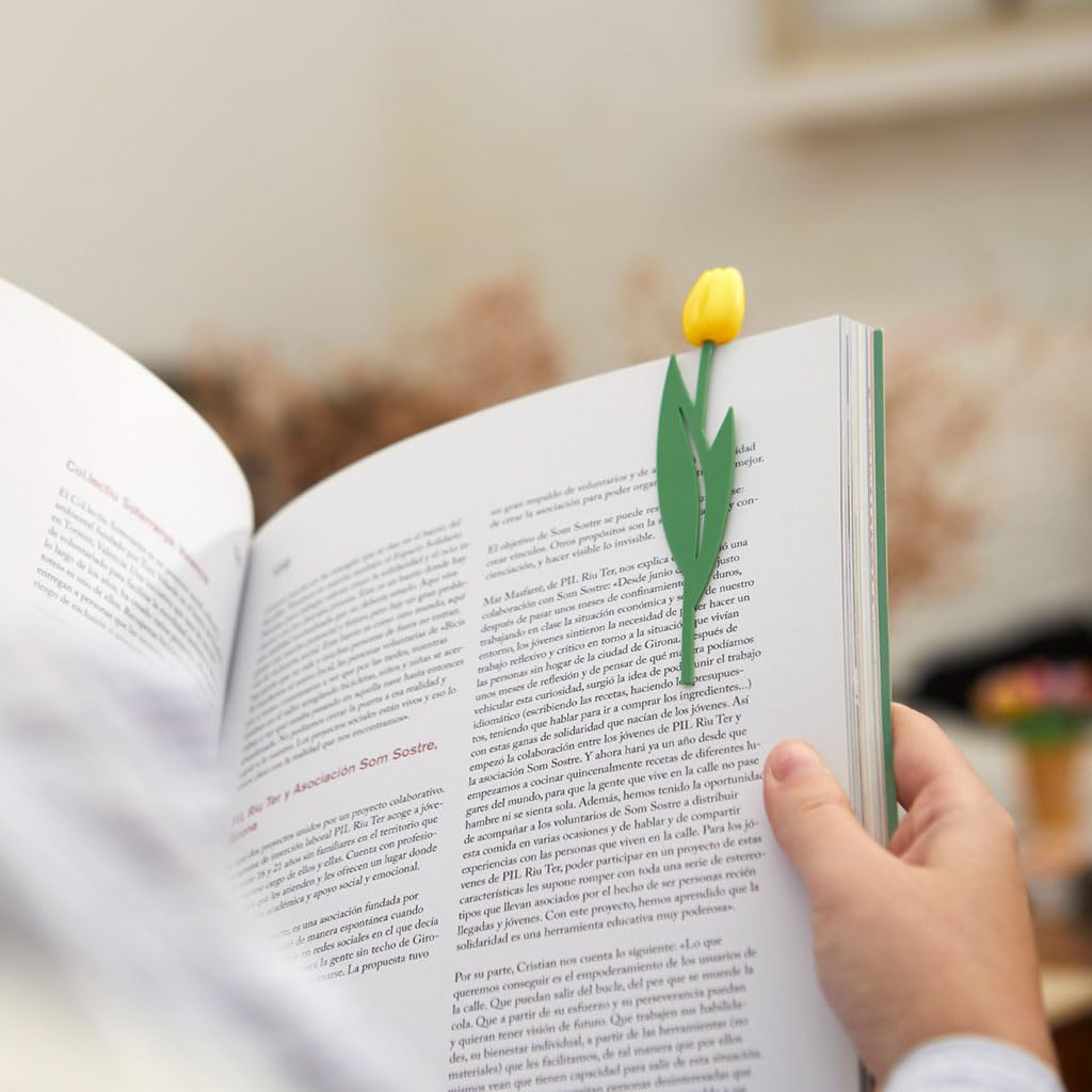 Marcapáginas tulipán – Una flor amarilla que cuida tus lecturas