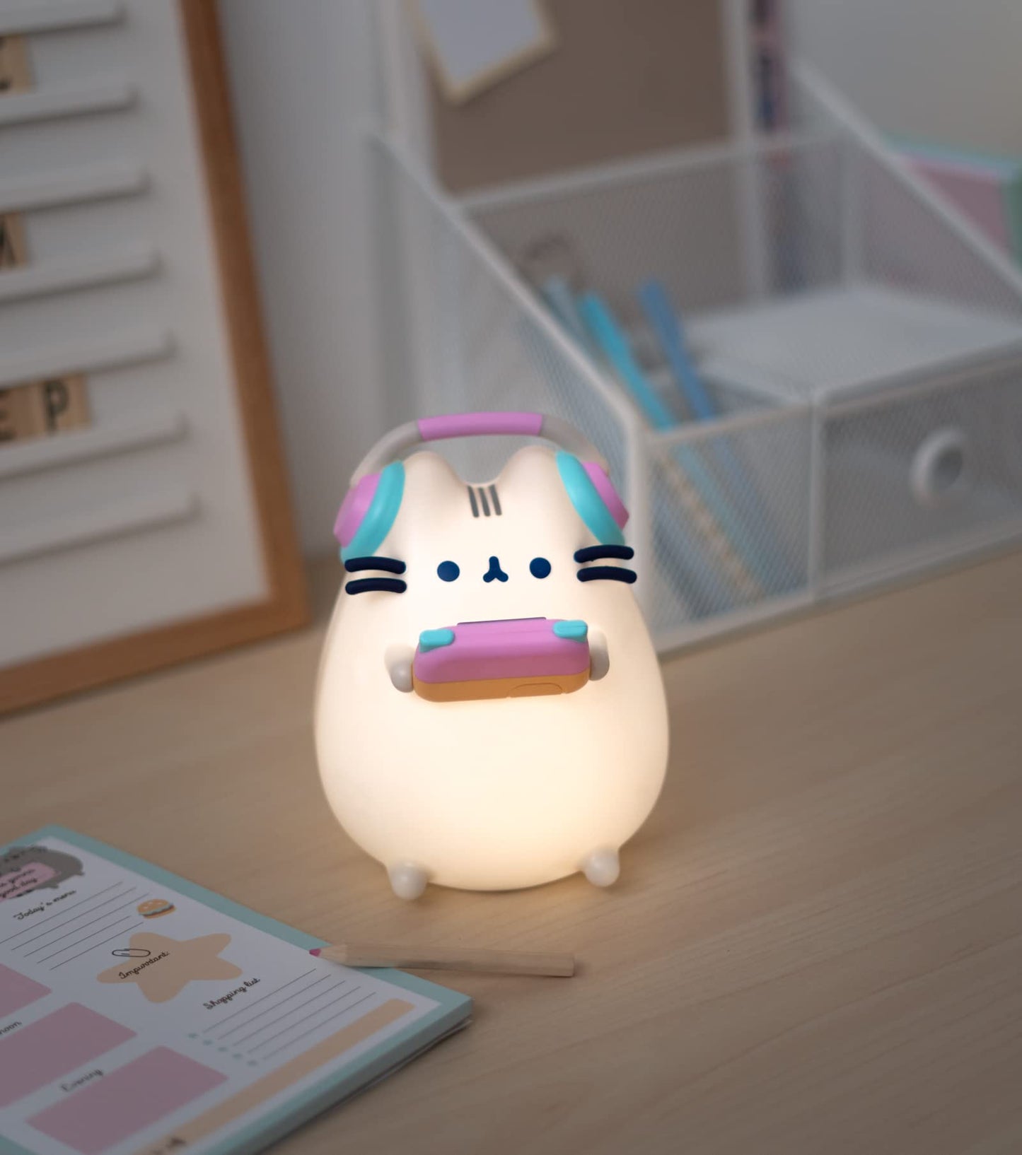 Lámpara Pusheen – Gato gamer iluminando tu escritorio