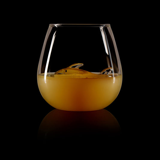 Vaso con tiburón – Sube la tensión en cada sorbo