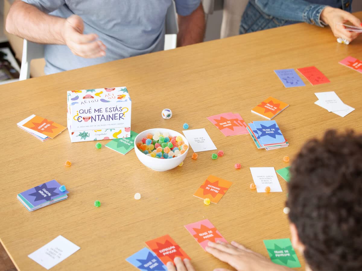 Qué me estás container – Juego de disparates y respuestas locas