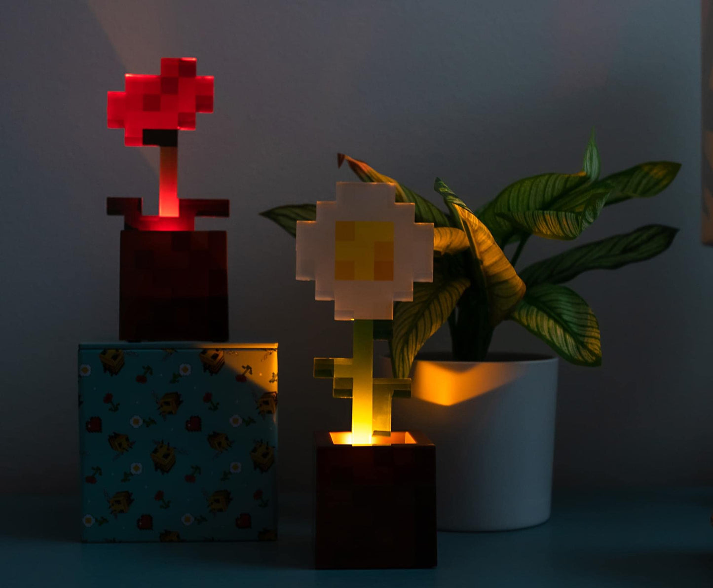 Maceta Minecraft – Flores en bloque y luz ambiental