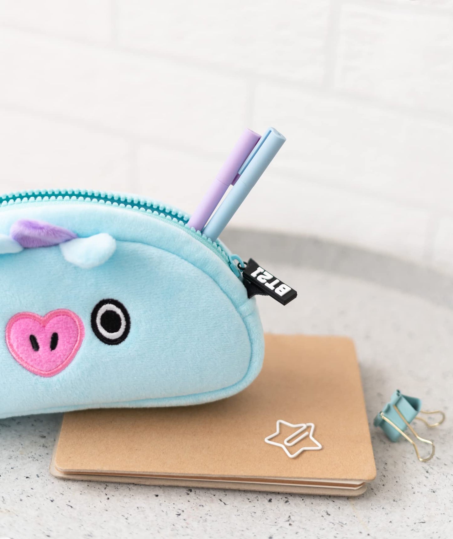 Estuche Mang BT21 – Rectangular, suave y adorable