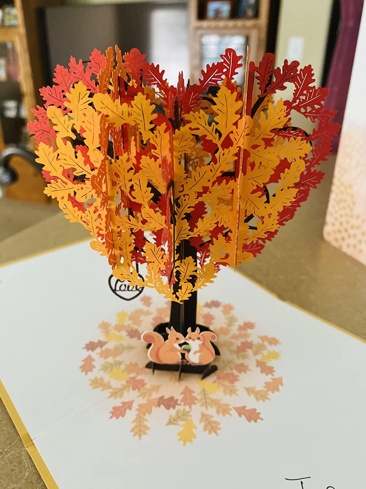 Tarjeta ardillas 3D – Otoño de corazones