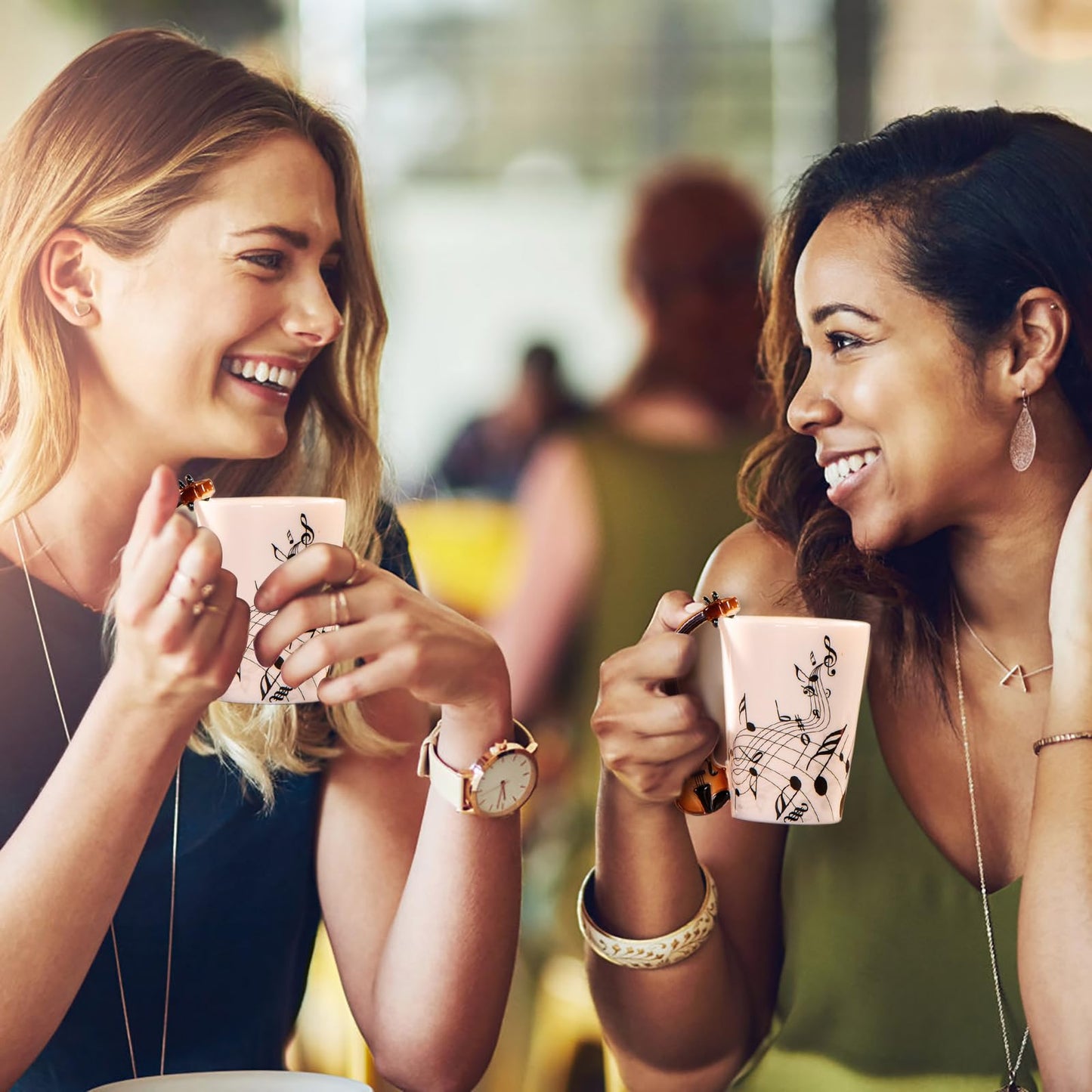 Taza guitarra – Café con notas y partituras