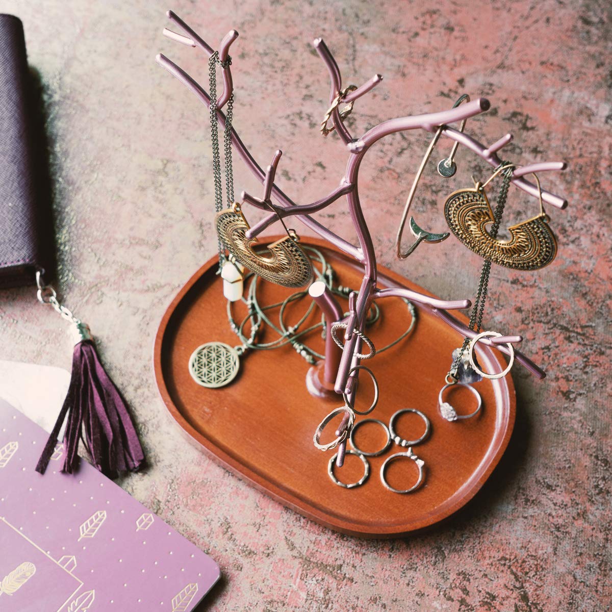 Árbol joyero – Cuelga tus collares con elegancia