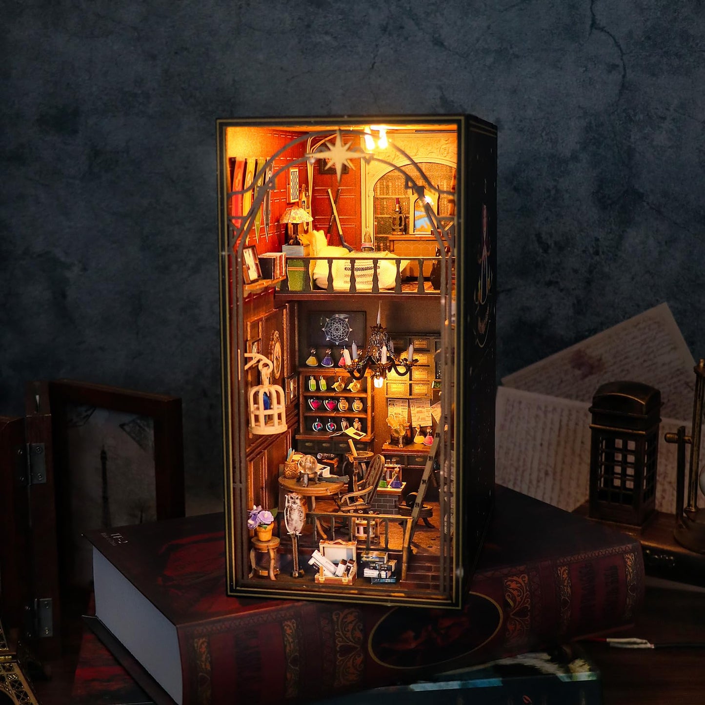 Book Nook ‘Magic House’ – Un rincón hechizado para tus libros