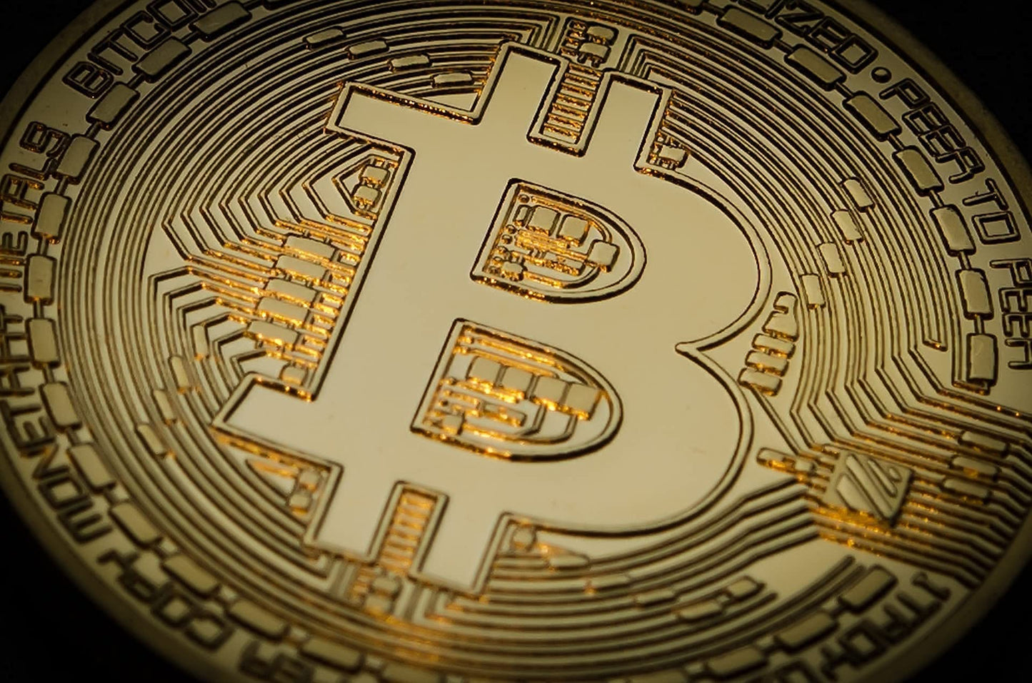 Moneda Bitcoin oro 24K – Brilla como tu fe cripto