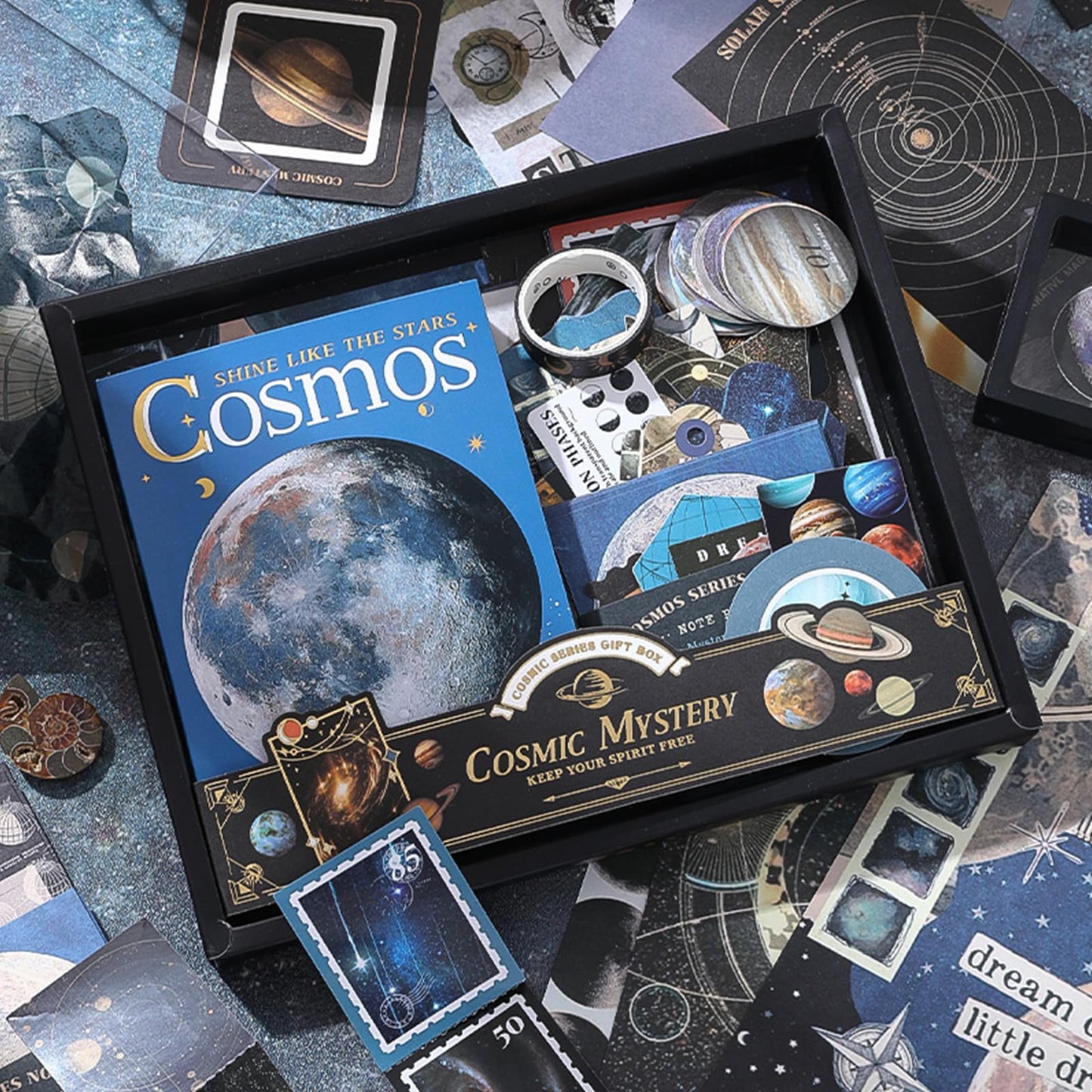 Kit de scrapbooking cósmico – Viaja página a página por el universo