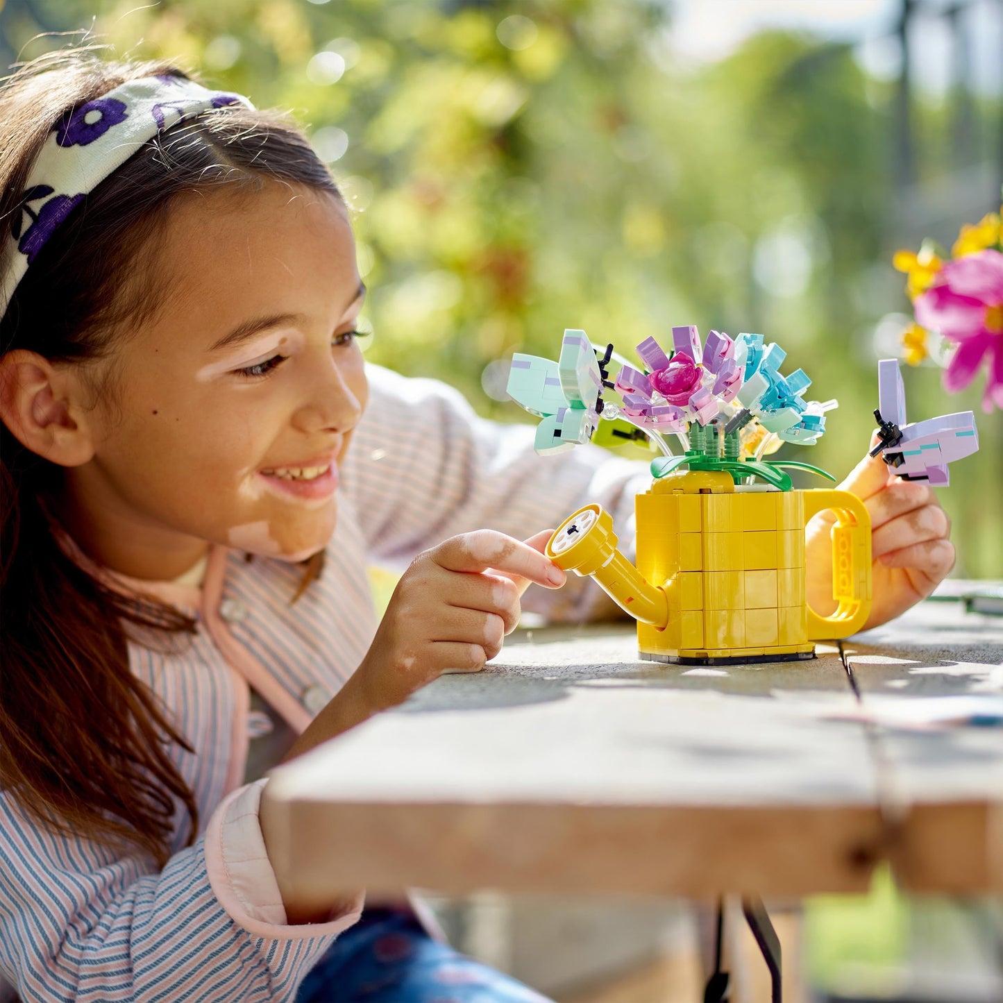 Flores en regadera 3 en 1 LEGO – Bota, aves y pétalos que cobran vida