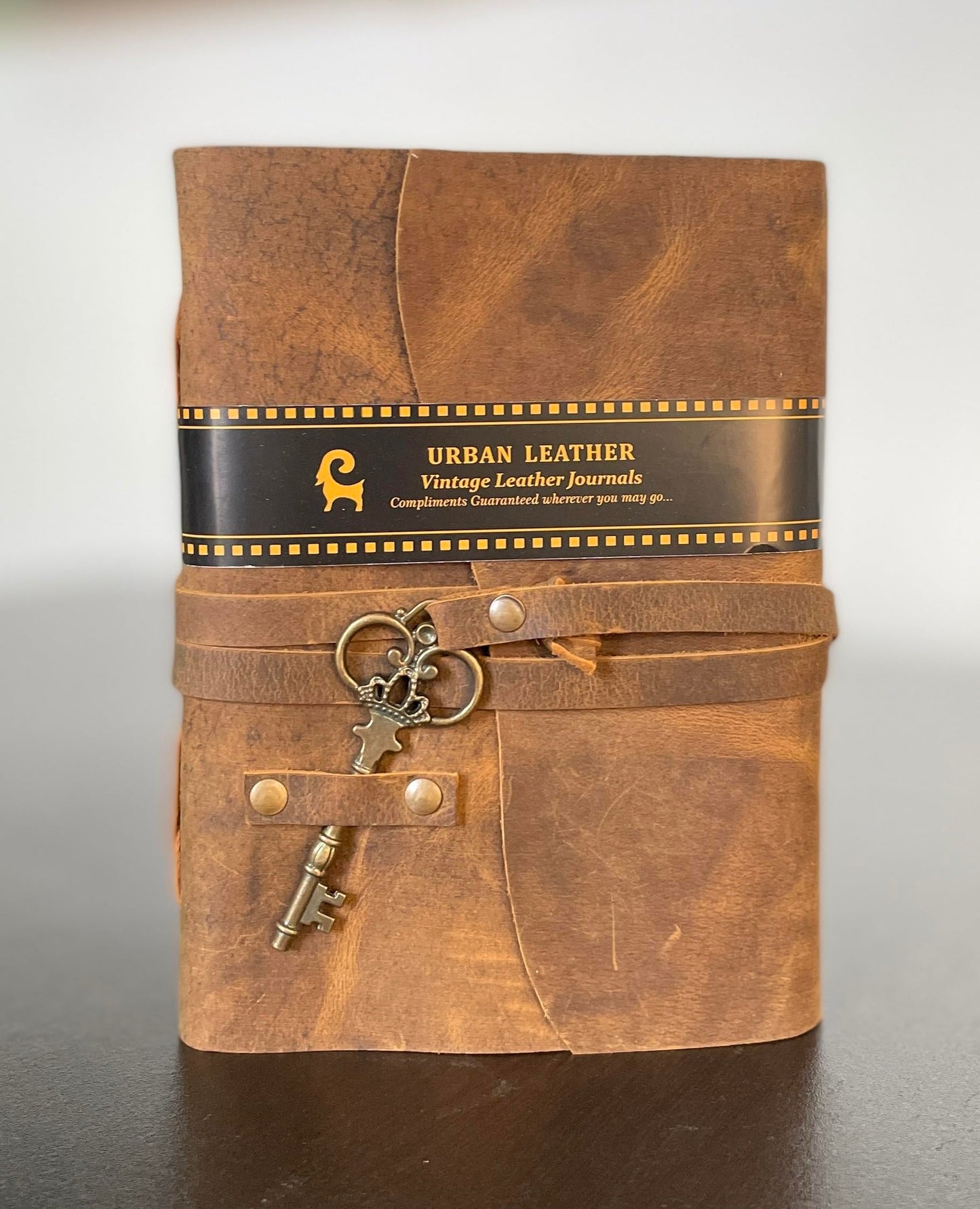 Diario vintage de cuero – Tu grimorio de sueños y secretos
