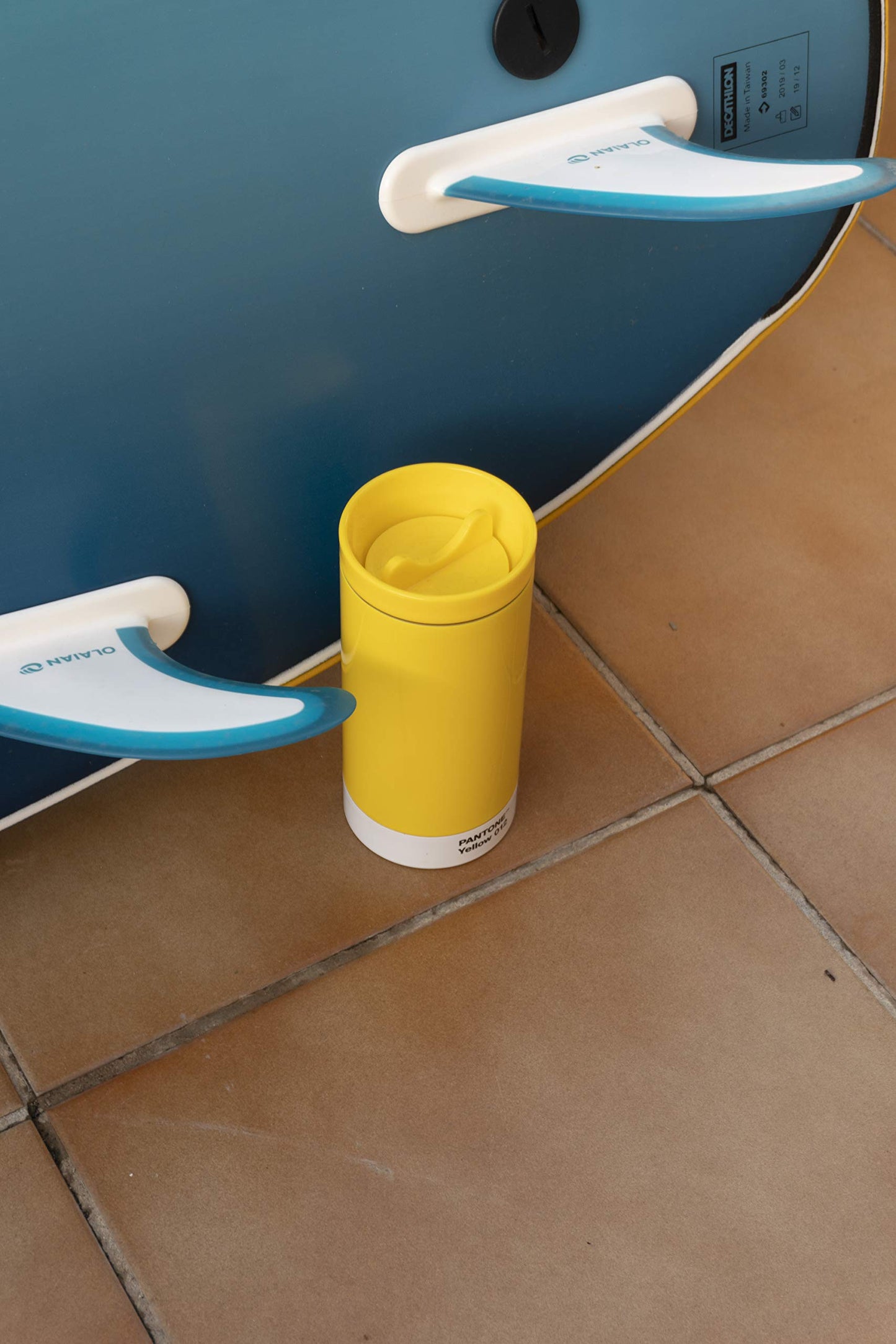 Copenhagen design Pantone To Go, Stainless Steel Travel mug/Thermo Cup, 430 ml, Yellow 012 C, Acero Inoxidable, ABS (acrilonitrilo butadieno estireno), 75 mm