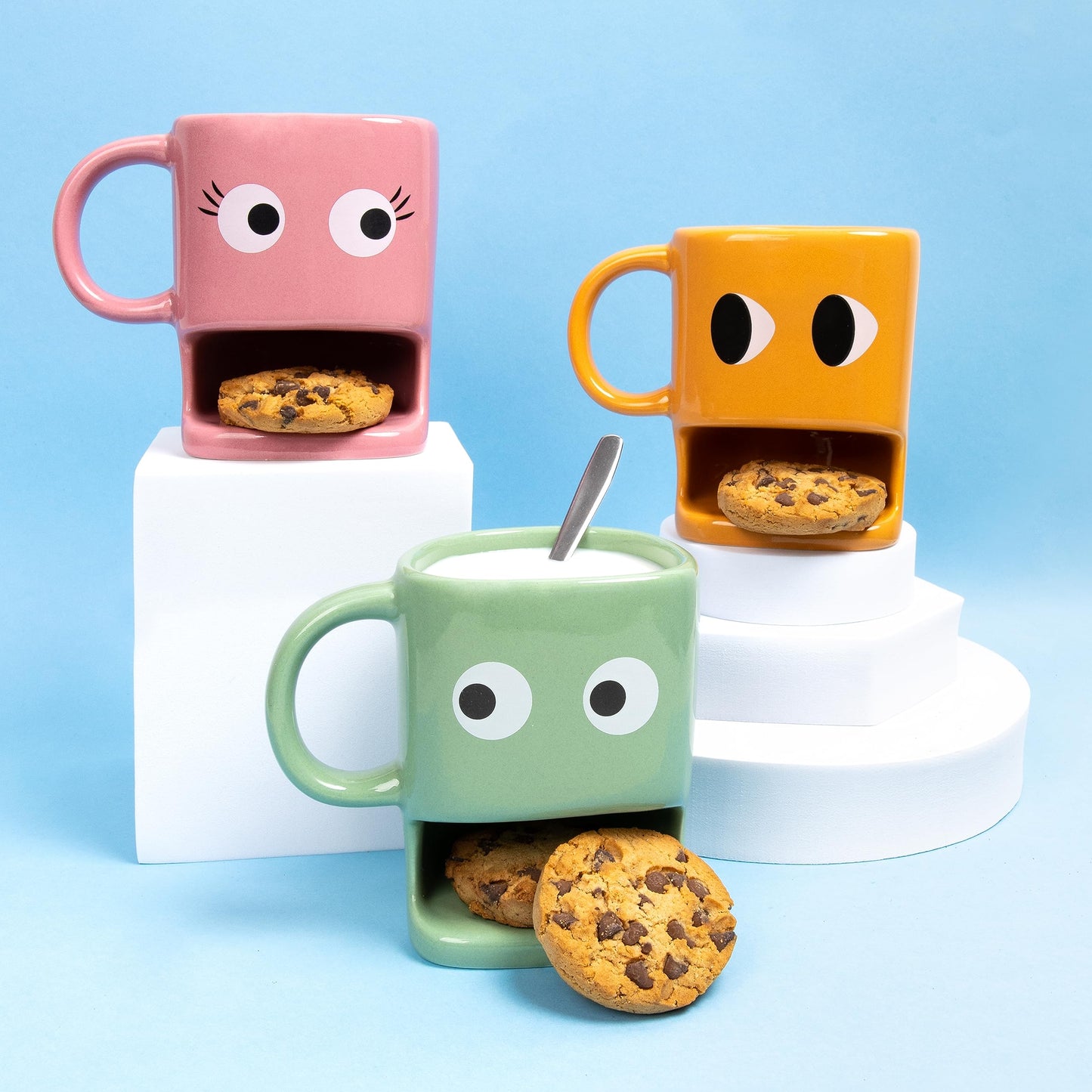 Taza ojos sorpresa – Te está mirando mientras despiertas