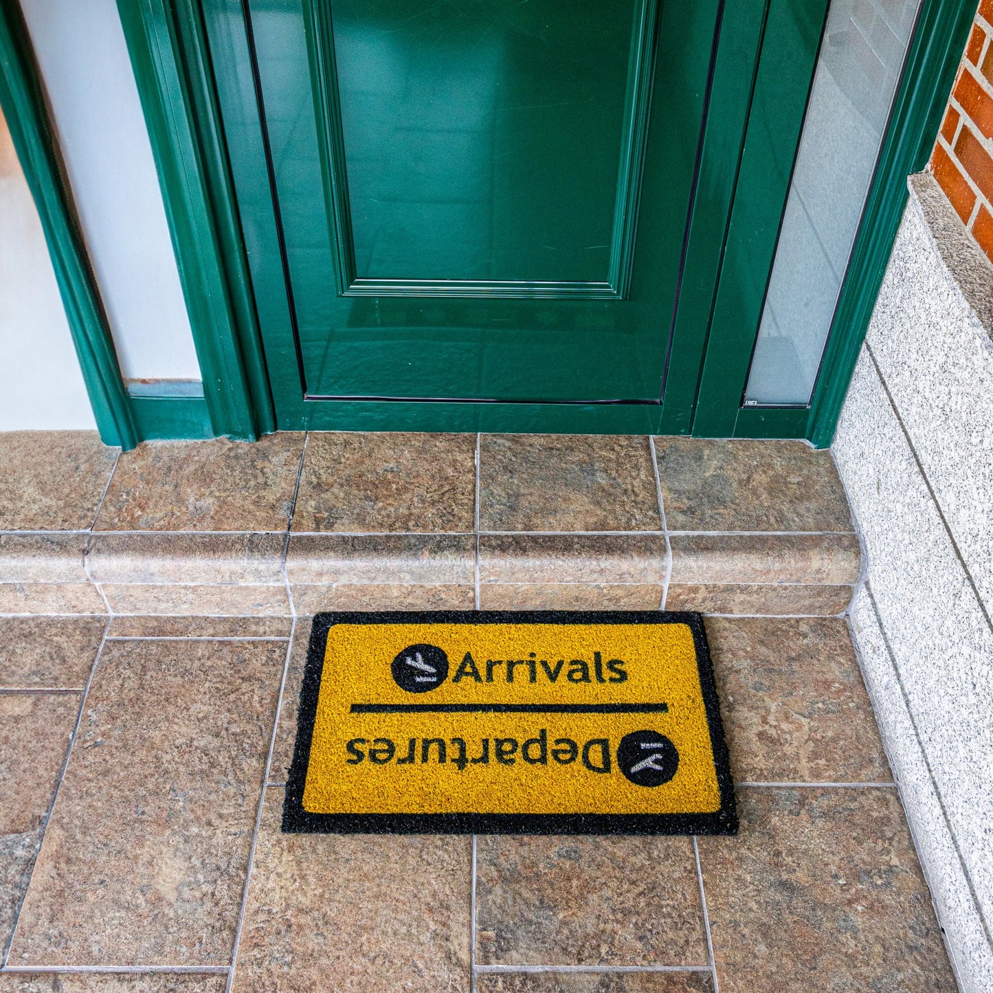 Felpudo "Arrivals" – Entrada con alma viajera