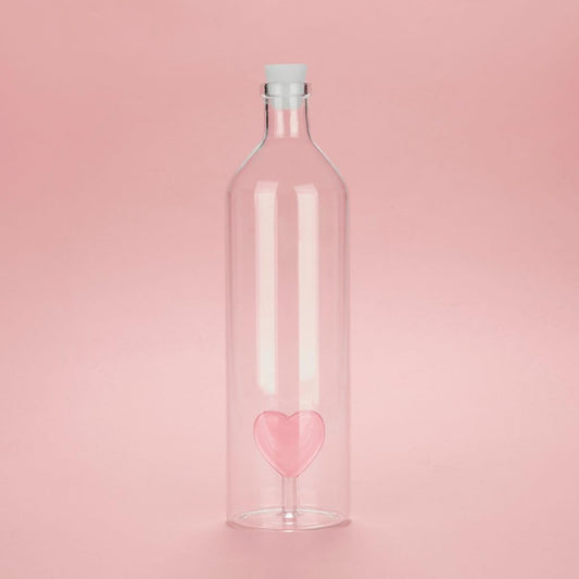 Botella Love – Bebe con el corazón en la mano