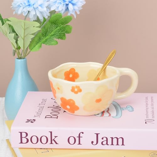Taza floral artesanal – Sorbitos entre pétalos y brillos