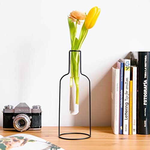 Florero Bottle Silhouette – Una silueta de botella que sostiene flores