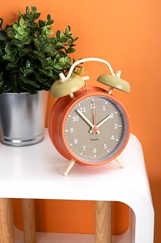 Fisura – Reloj Despertador analógico Beige y Naranja sin Tic-TAC. Reloj Despertador con luz de Led Nocturna. Esfera 9 centímetros.11,7x5,5x16. Metal.