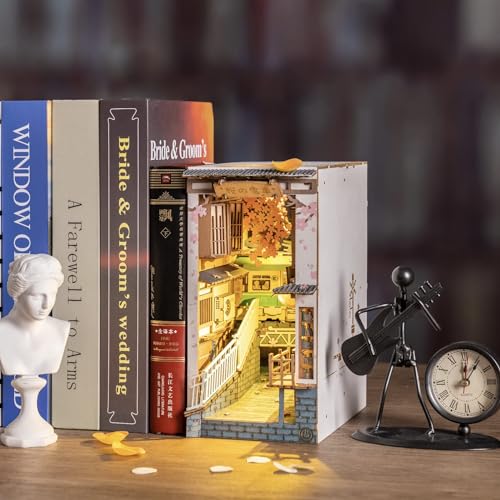 Book Nook 'Sakura Densya' – Flores de cerezo entre tus historias
