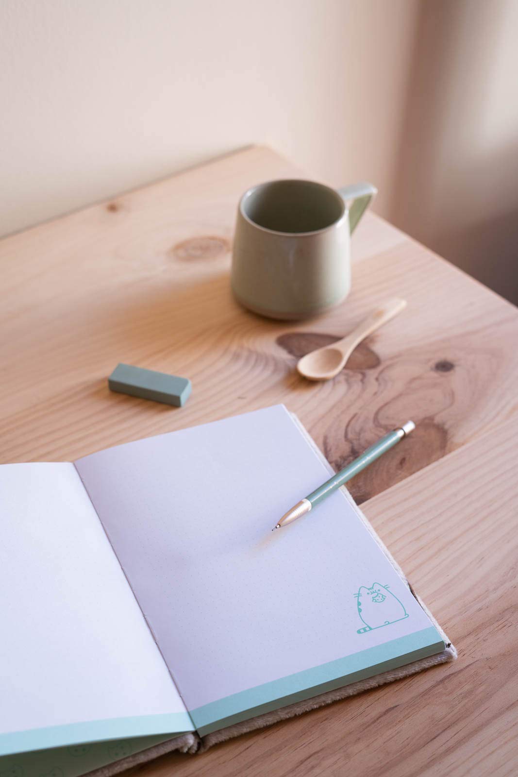 Cuaderno Peluche Pusheen – Escribe con Suavidad Felina