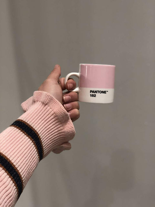 Taza espresso Pantone – 120 ml de color y cafeína