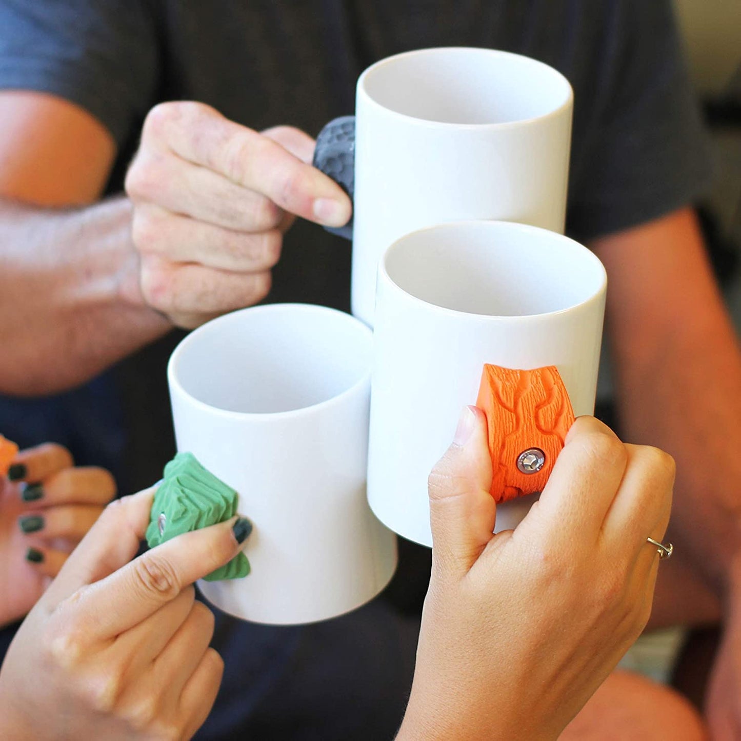 Taza escalada YY Vertical – Un agarre de presa para tu café matutino