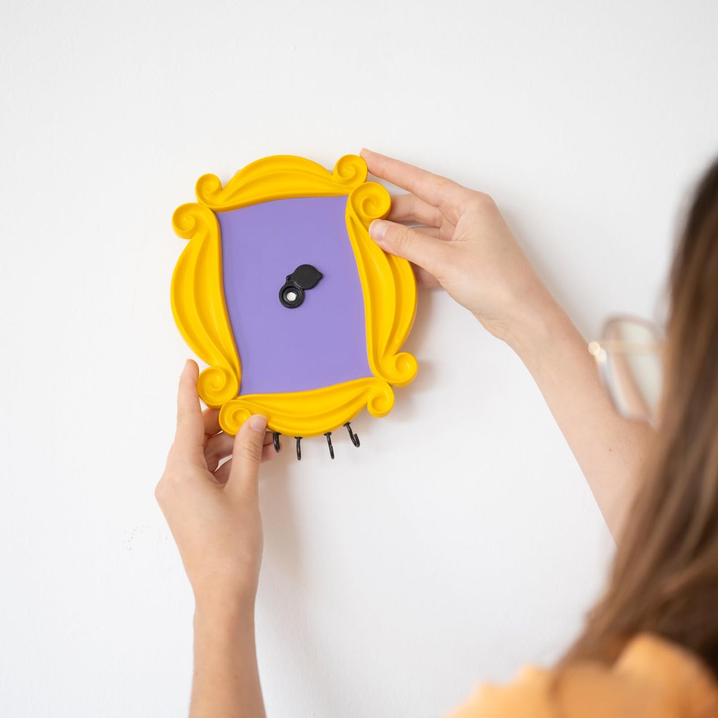 Colgador de Llaves Friends – El Marco de la Puerta de Mónica