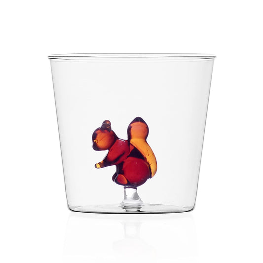Vaso con ardilla – Naturaleza en cada trago