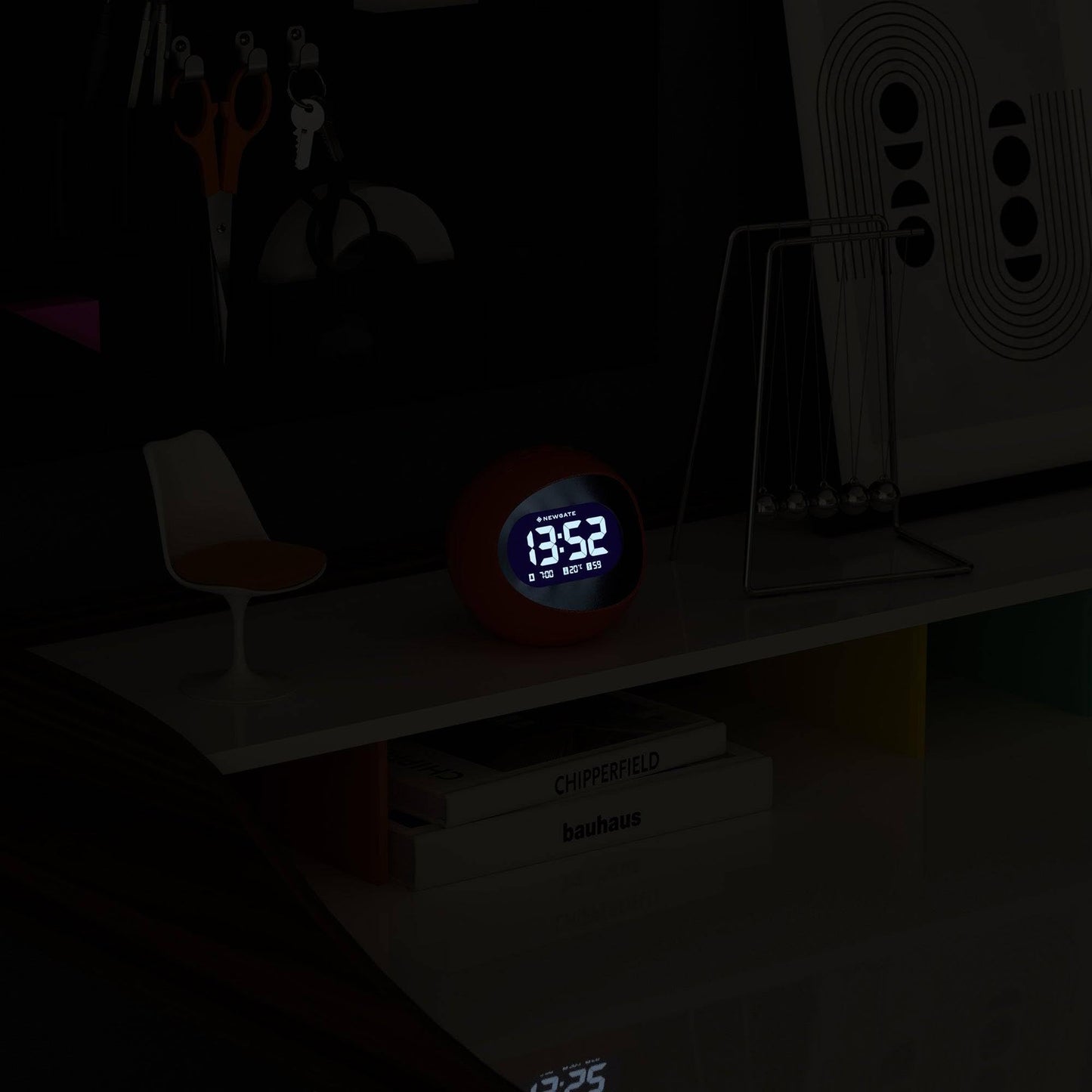 Reloj Despertador Esférico Retro – Futuro Vintage en Naranja