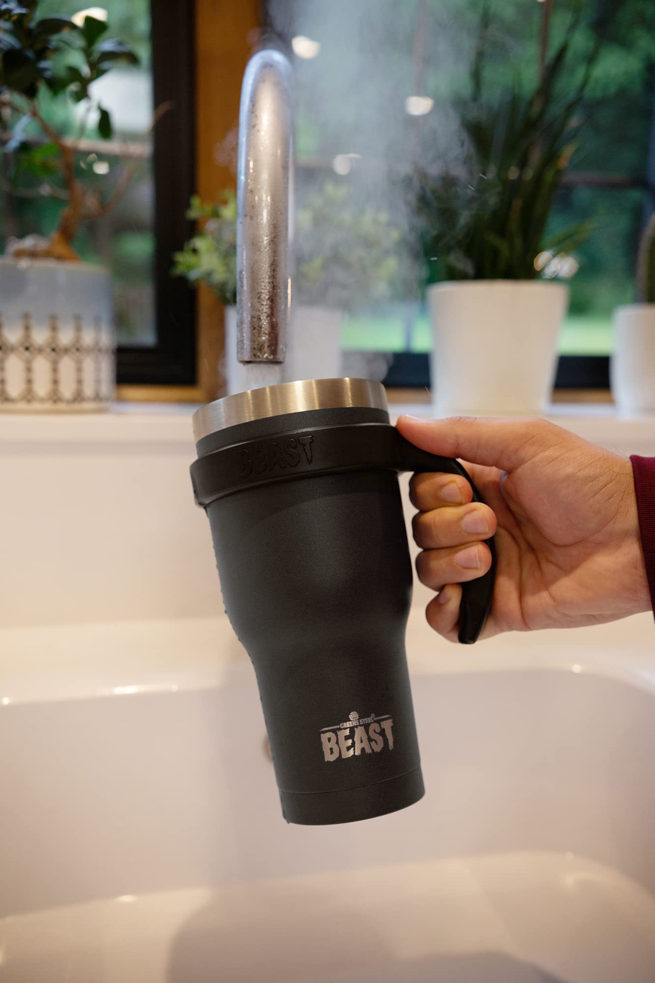 BEAST Termo Café para Llevar - 900ml I Negro mate I Taza Térmica de Acero Inoxidable Reusable I Taza Viajera de Doble Pared al Vacío I 2 Pajitas y Cepillo de Limpieza I para Café Frío o Caliente