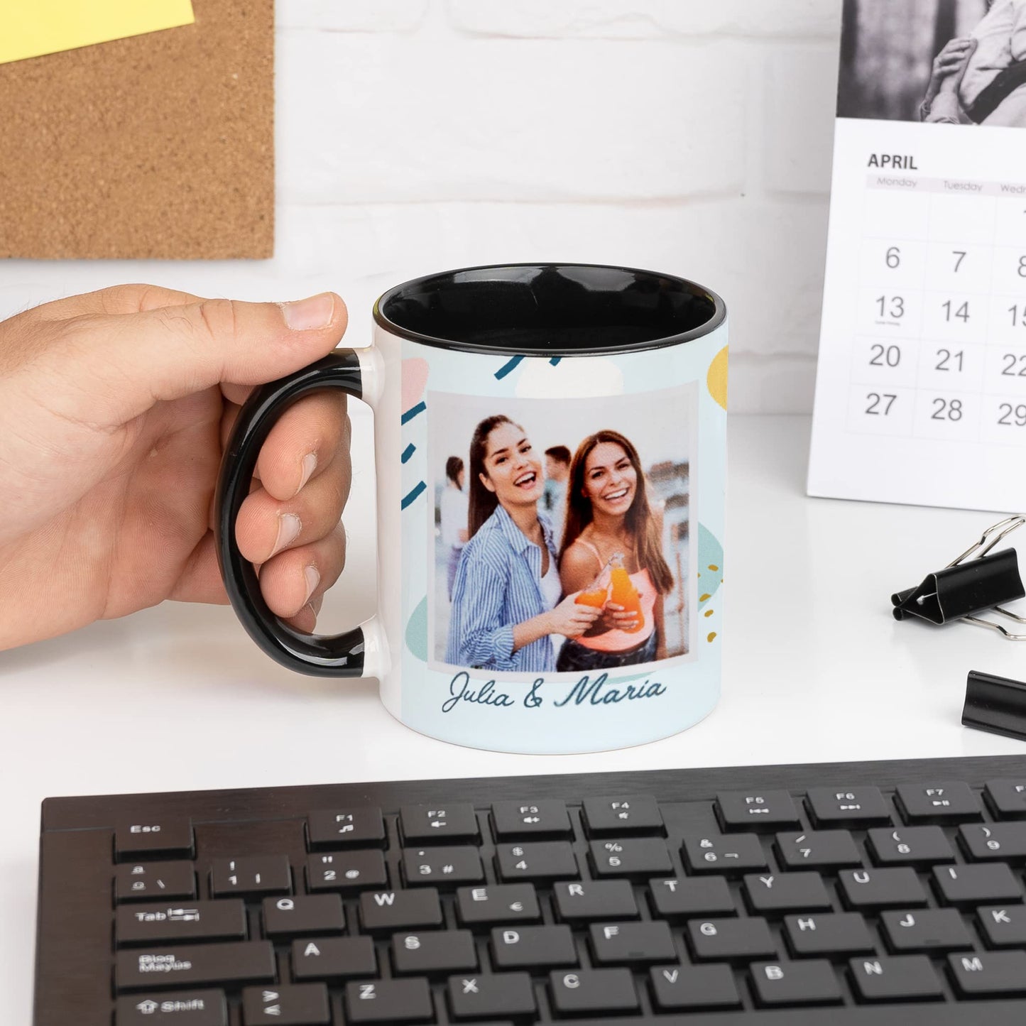 Wanapix | Taza Personalizada con Foto y Texto | Taza de Cerámica con Diseño Único | Regalo para Amigos y Familiares | Apta para Microondas | Capacidad de 325ml | Interior y Asa Color Negro