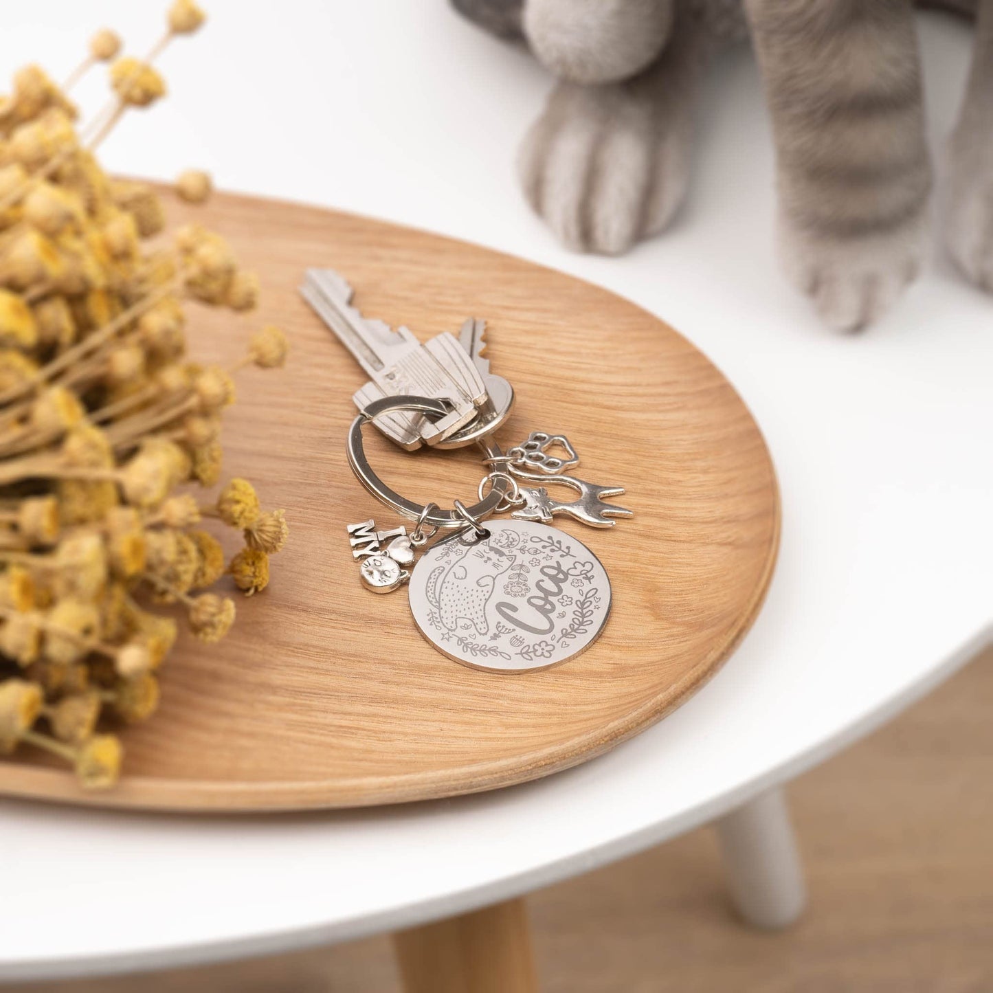 Wanapix | Llavero de Gatos Personalizado con Figuritas | Personaliza con Foto Grabada con Láser | Regalo Original para Amantes de los Gatos | Llavero de Gatos con Foto y Charms