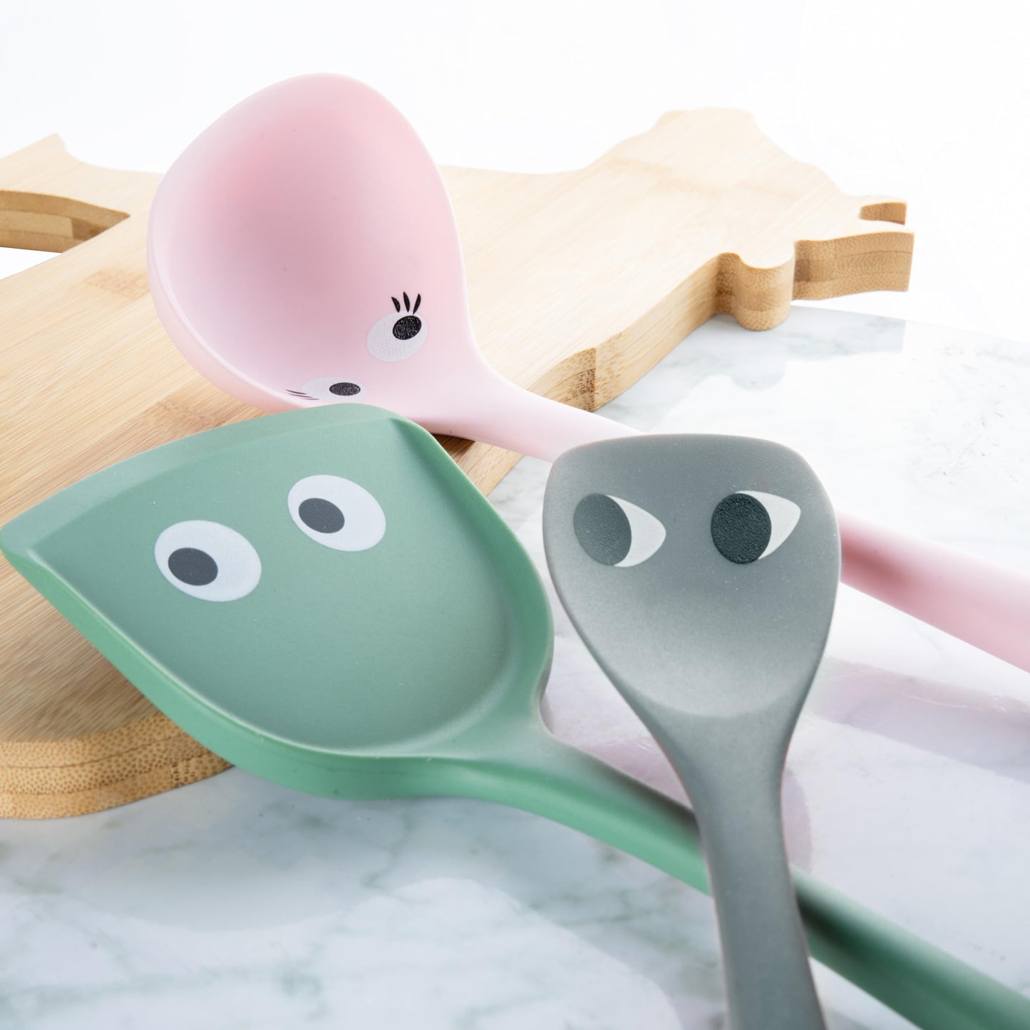 Fisura – Utensilios de cocina originales con ojos. Pack de 3 utensilios de cocina de silicona. Juego de 3 espatulas cocina colores pastel. Cuchara y lenguas de silicona sin BPA Resistente al Calor.