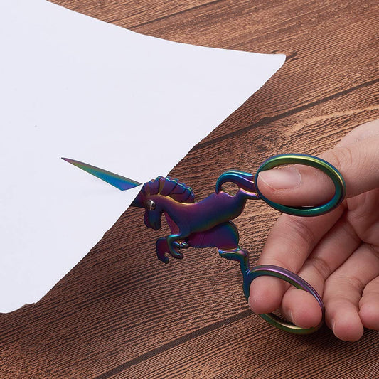 Tijeras unicornio – Bordado mágico y colorido