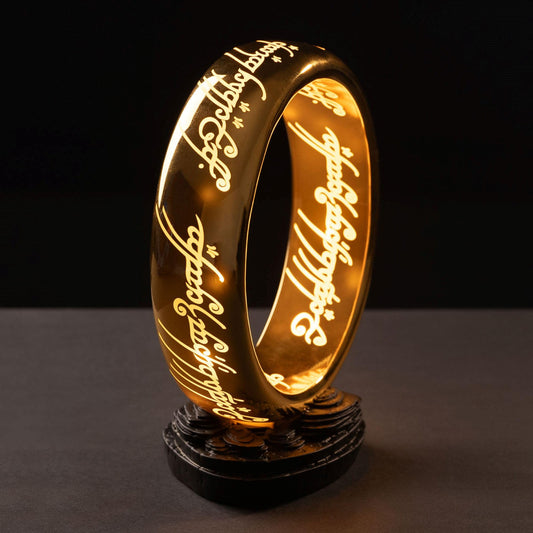 Lámpara LED Anillo Único – Un toque épico para tu rincón favorito