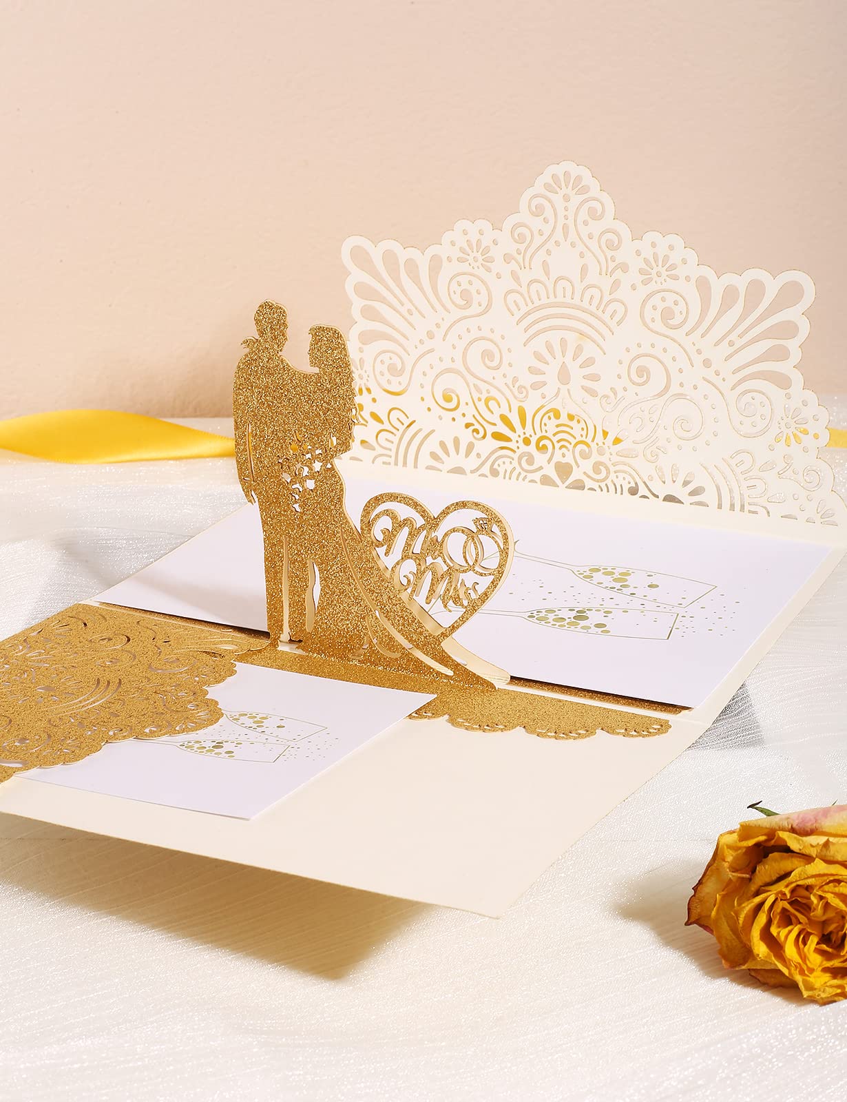 Tarjetas de Felicitación,Tarjeta Felicitacion Bodacon Sobre, Tarjeta de San Valentín Pop Up 3D,Novias, Aniversario, Felicitación de Boda Invitación, Abrazar a los recién casados(Oro)