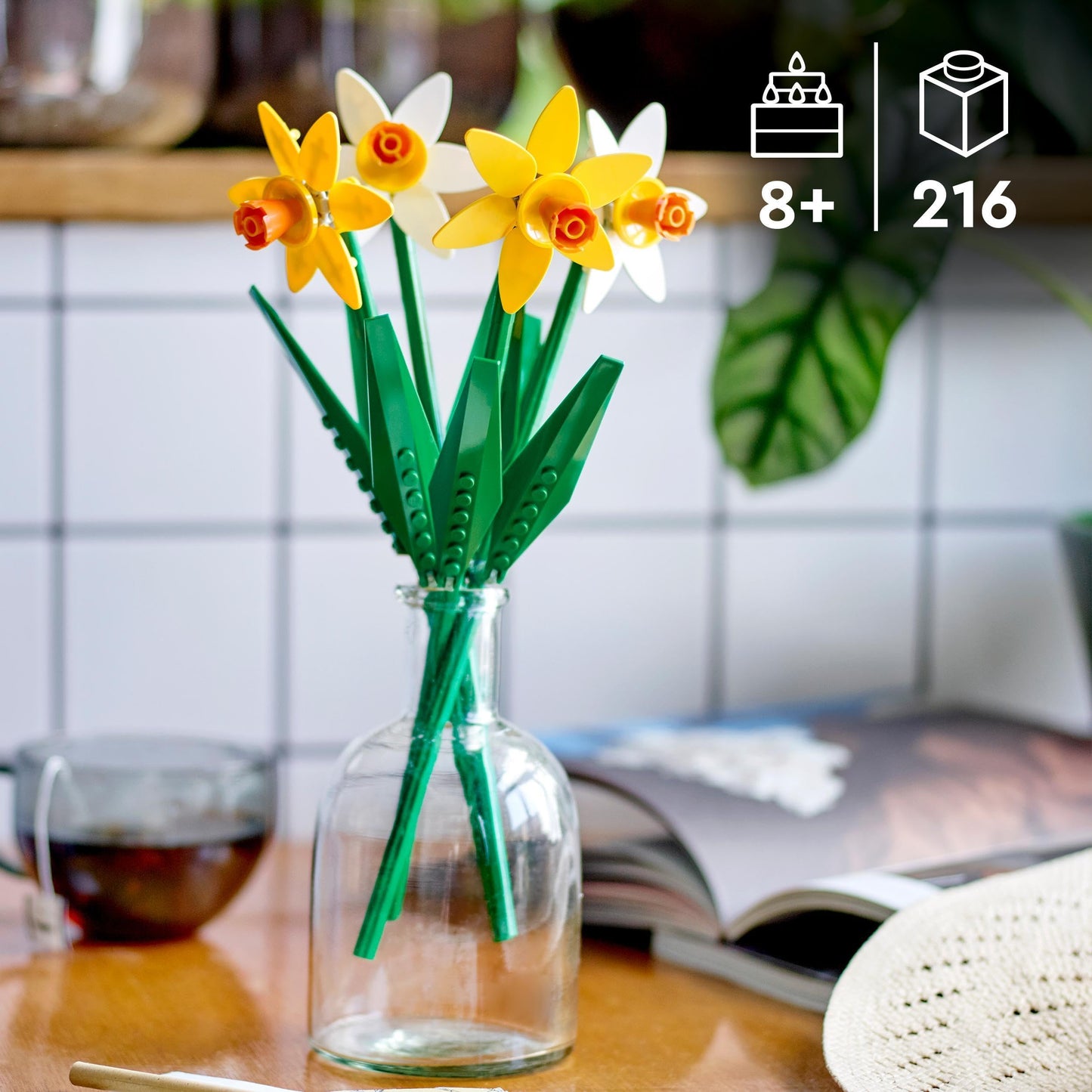 LEGO Creator Narcisos, Kit de Maquetas de Flores Artificiales, Expón Este Ramo en Casa como Decoración de Dormitorio o Escritorio, Regalos para Niñas, Niños, Adolescentes y Aficionados 40747