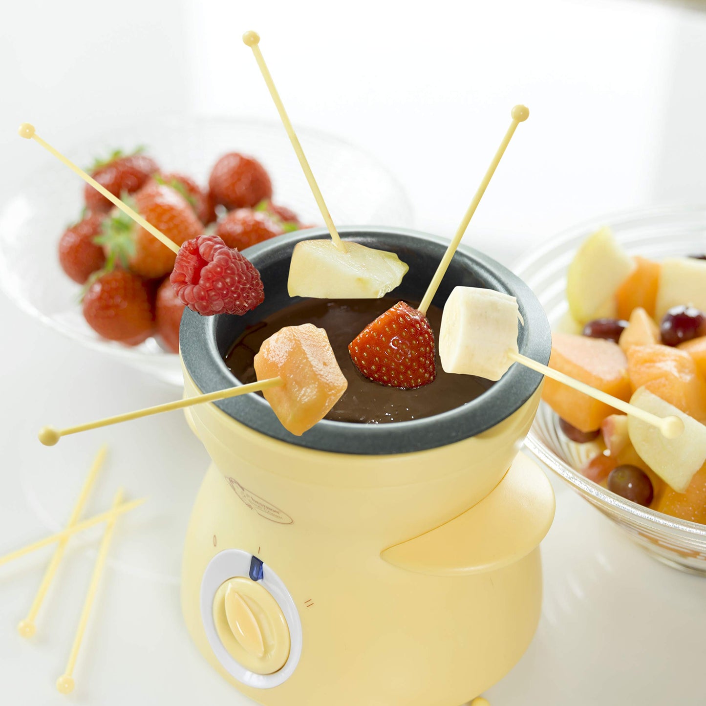 Bestron Fondue de chocolate para 2 personas, mini set de fondue de chocolate, incl. 10xskewers, 10xforks y 1xspatula, 25Watt, Color: Amarillo