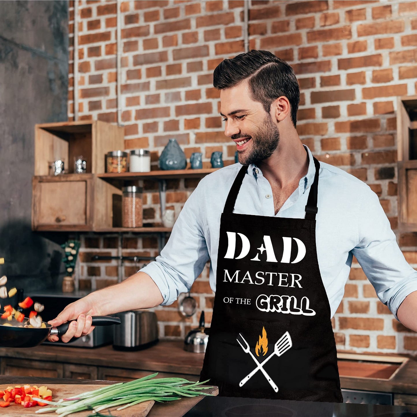 FunChaos Delantal BBQ para Hombre, Delantal de Papá, Delantal Impermeable Negro, Delantal de Chef Ajustable con 2 Bolsillos, Delantal Personalizado Regalos para Hombres, Papá, Esposo, Novio, Abuelo